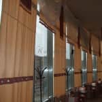 Японские шторы в бежевого цвета с для оформления интерьера ресторана